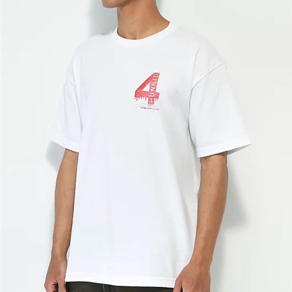 Men’s white T-shirt from the 4Hunnid brand Sz L